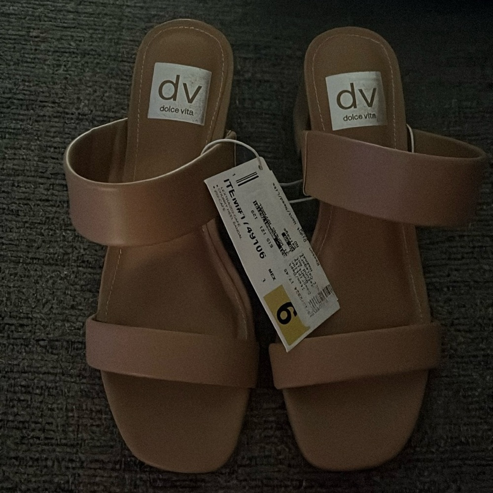 Dolce Vita women’s sandals